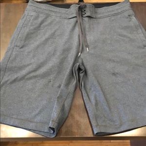 Lululemon drawstring workout short good condition